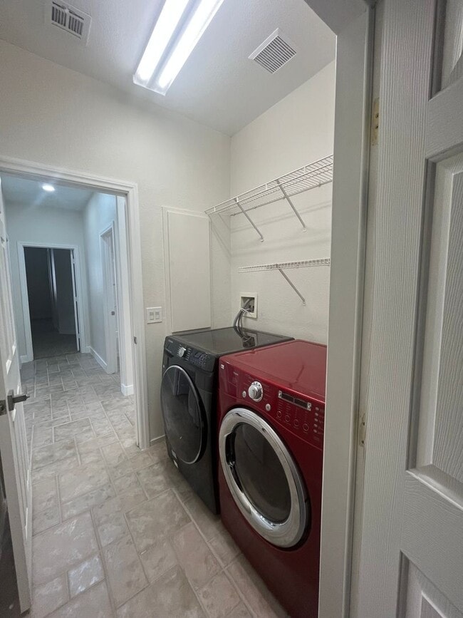 Building Photo - single story, 3 bed, 2 bath, 2 car garage in gated community in Summerlin