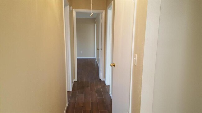 Building Photo - 18206 Brooknoll Dr