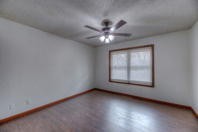 Building Photo - 24322 S Beulah Cove