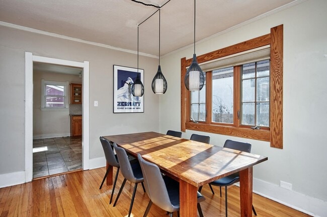 Building Photo - Long Realty & Property Management - Lovely Park Hill Home