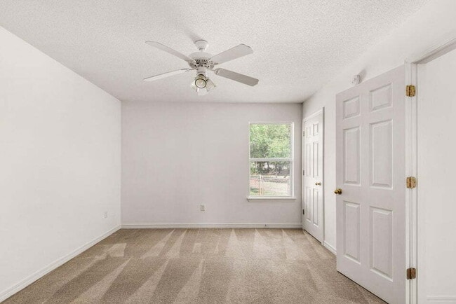 Building Photo - "Charming 3-Bedroom Home in Shalimar!"