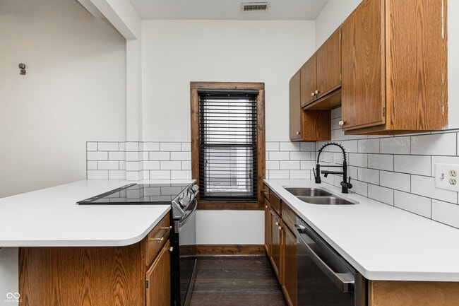 Building Photo - 2107 N Pennsylvania St