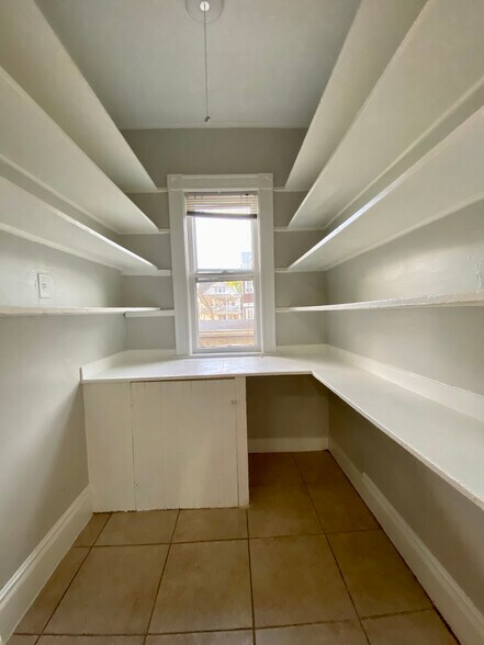 Building Photo - 14 Belknap St