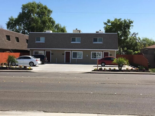 Primary Photo - 1812 N Tracy Blvd