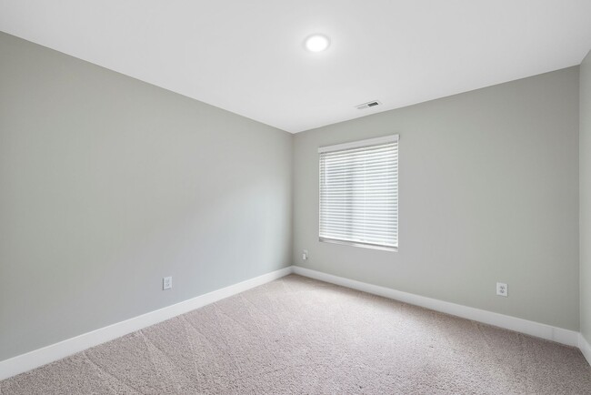 Building Photo - 2200-102 Millbank Village CT