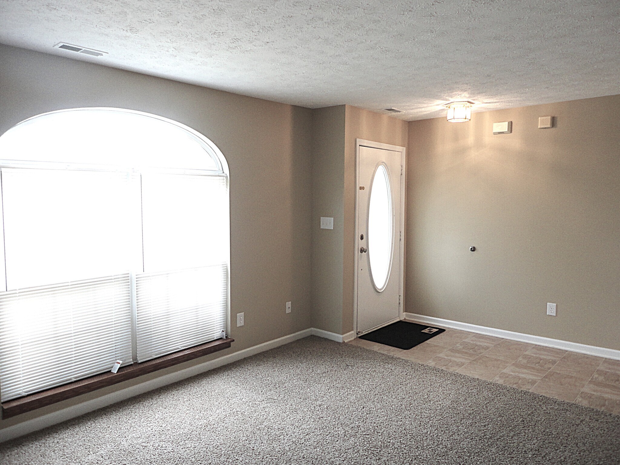 Building Photo - 9990 Palmaire Pl