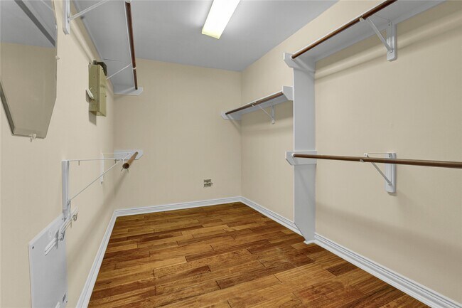 Building Photo - 2416 Spoonbill Dr