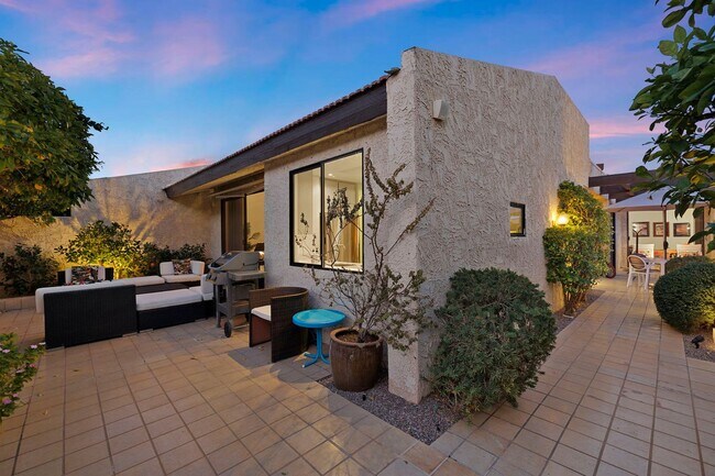 Building Photo - Mountain View Retreat in Palm Springs
