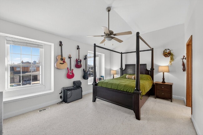 Building Photo - Available Immediately! Beautiful home in the Fairfax and Briargate neighborhood!