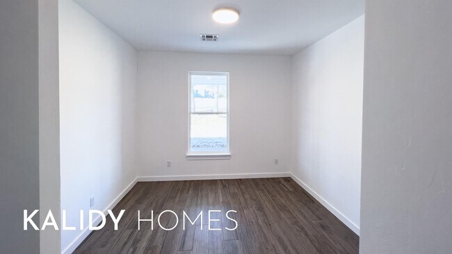 Building Photo - 1832 Kalidy Dr