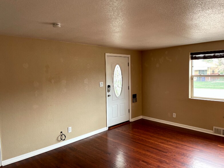 Building Photo - 3073 Birch Street