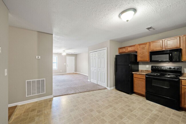 Building Photo - 508 Luxury Dr