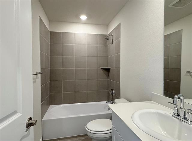 Building Photo - 3720 Canyon Dr