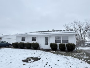 Building Photo - 1328 Longfellow Dr