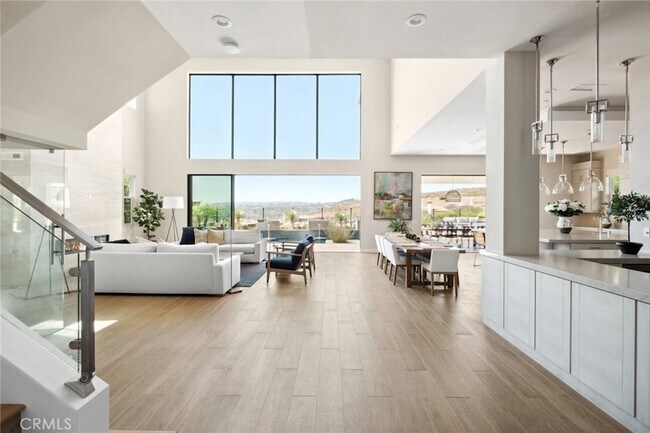 Building Photo - 33851 Paseo Eternidad