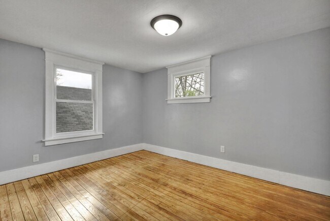 Building Photo - 1136 W Allegan St