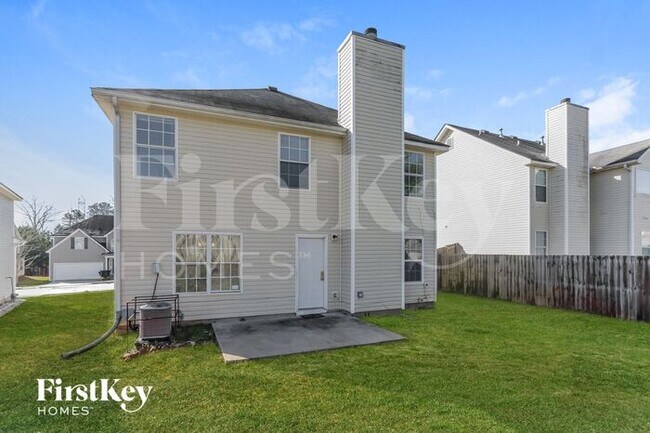 Building Photo - 2721 S Hills