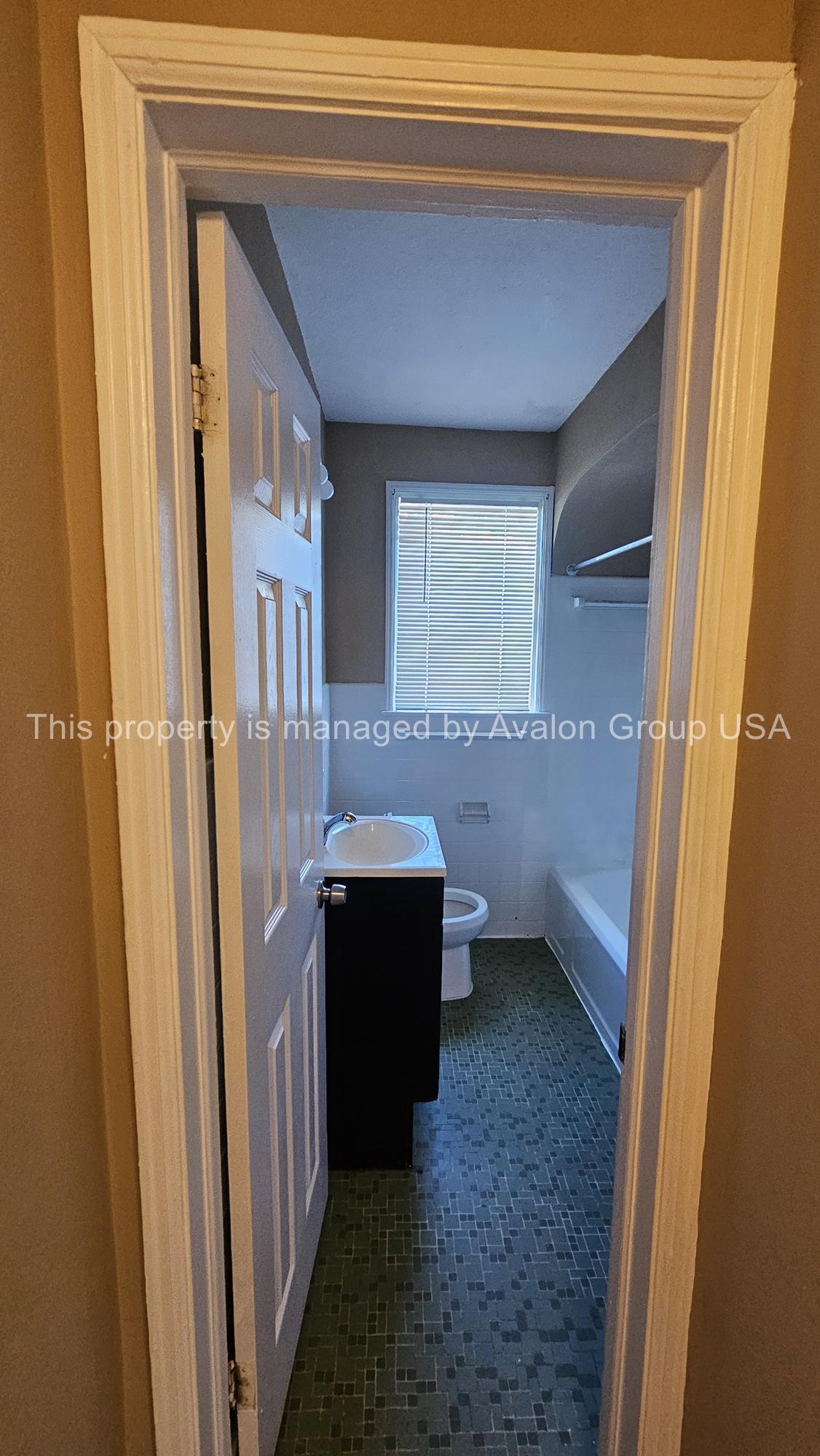 Building Photo - 8052 Hawthorne St