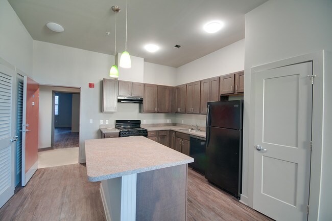 Franklin Lofts Flats Baltimore Md Apartment Finder Apartment Kitchen With Island Franklin Lofts Flats