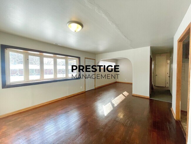 Building Photo - 3BD/1BA Home In Gary