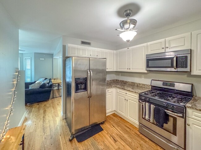 Building Photo - 79 Winchester Ave