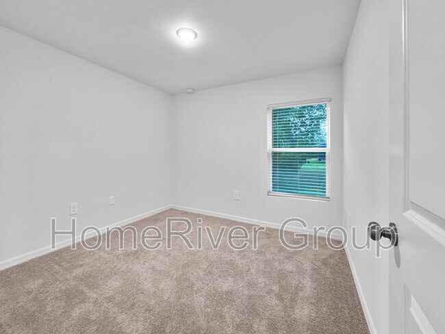 Building Photo - 4166 NW 40th Ave