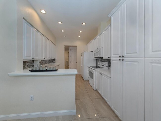 Building Photo - 5531 46th Ct W