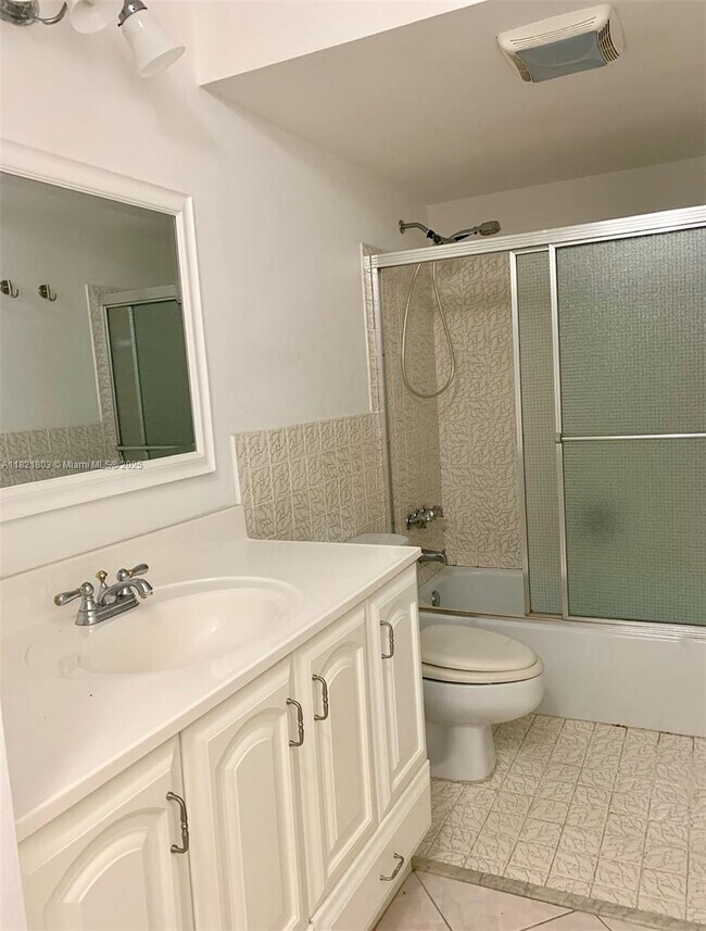 Building Photo - 1825 S Ocean Dr