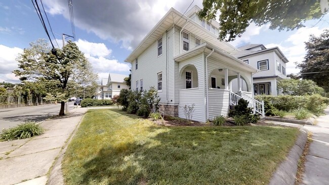 Building Photo - 104 Emerald St