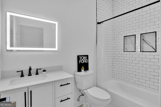 Building Photo - 1774 Vesta Ave