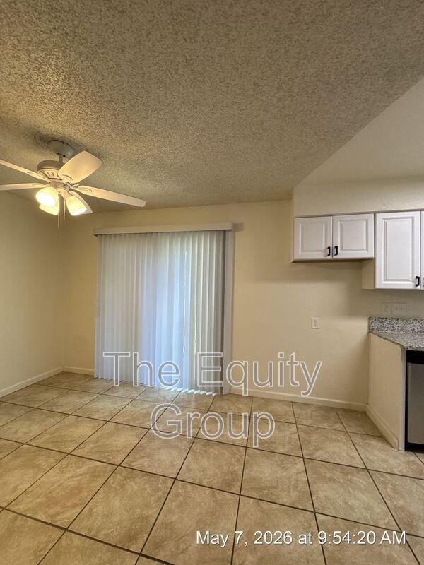 Building Photo - 806 Monarch Cir