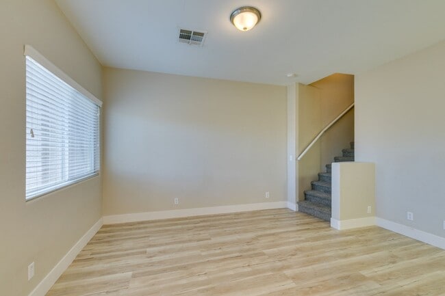 Building Photo - 3BDRM Townhome in Durango Trails community