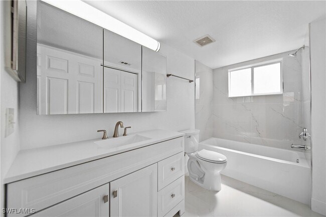 Building Photo - 8264 Key Royal Cir