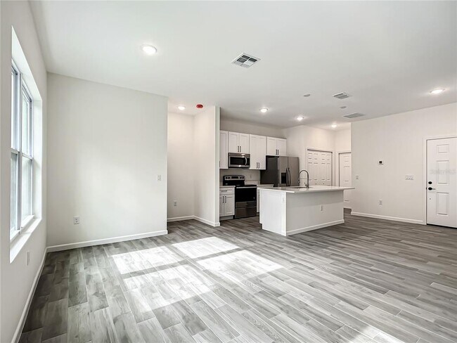 Building Photo - 8070 SW 131st Ln
