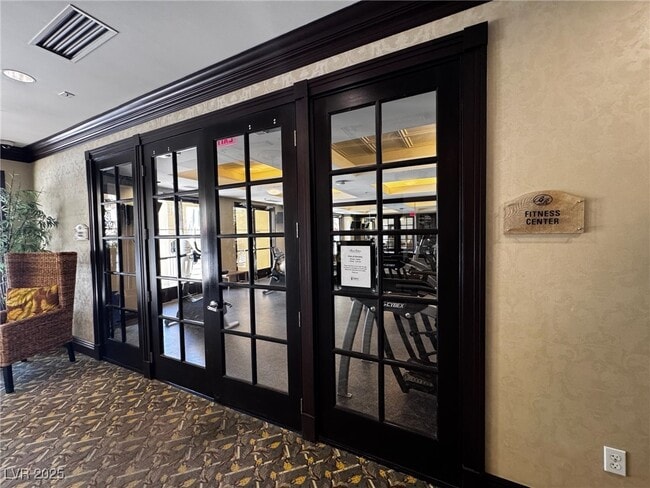 Building Photo - 2405 W Serene Ave