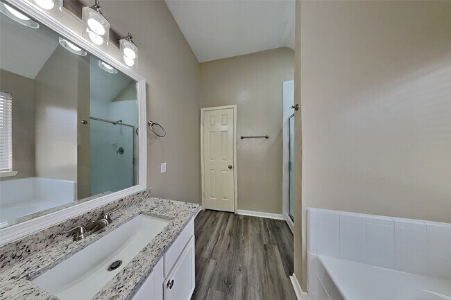 Building Photo - 7007 Fuchsia Ln