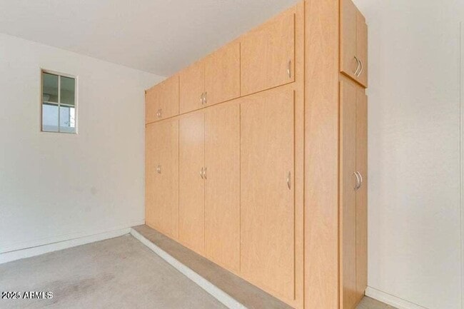 Building Photo - 15837 S 11th Way