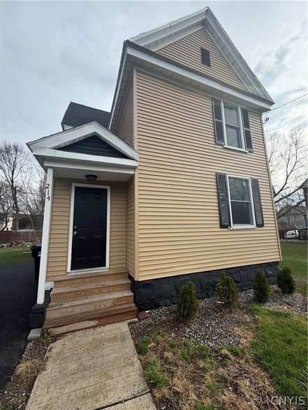 Building Photo - 214 Rowland St