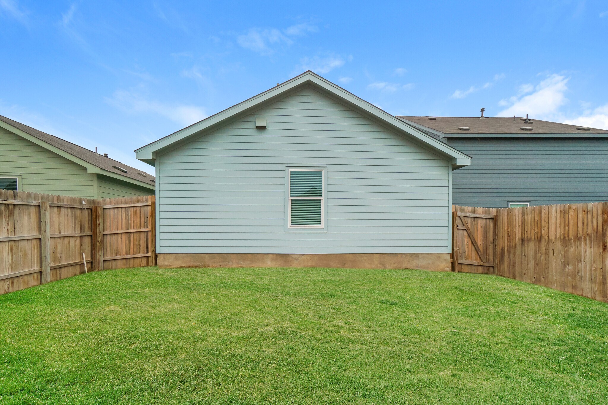 Building Photo - 13834 Goat Cv