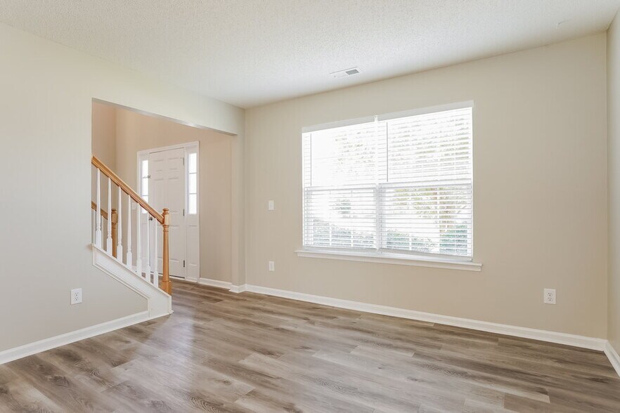 Building Photo - 4920 Alenja Ln
