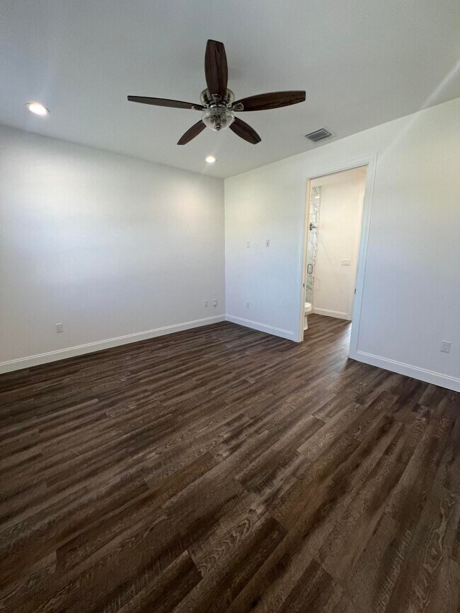 Building Photo - 12878 73rd Ct N