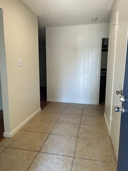 Building Photo - 9371 Medallion Way