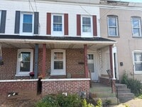 Building Photo - Fully Renovated 2 Bed 1 Bath Townhouse Style Row Home Now Available