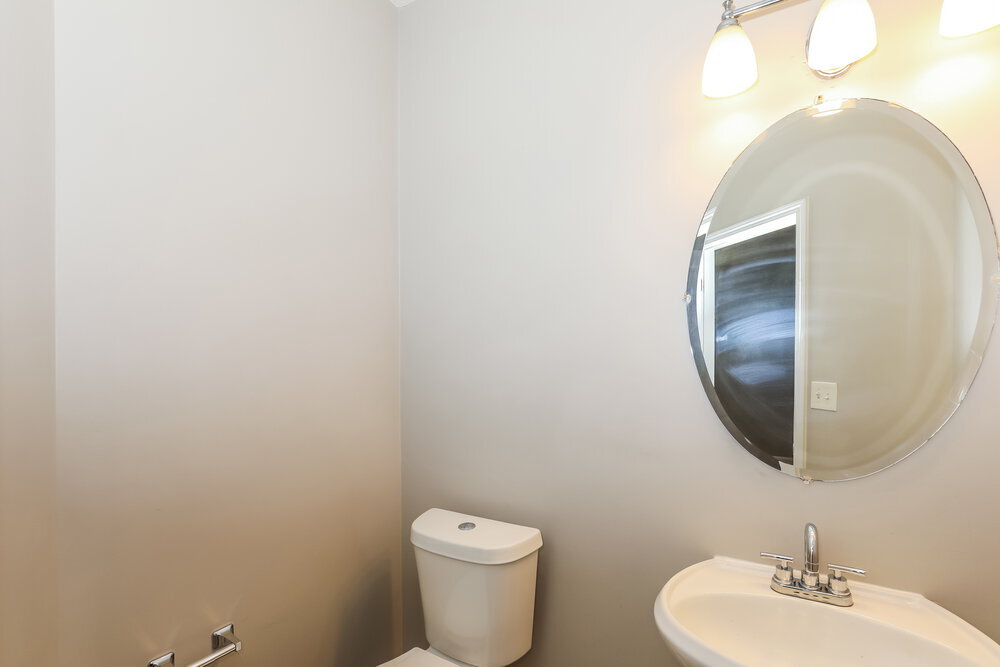 Building Photo - 7430 Royale Ln