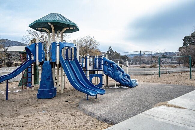 Building Photo - 13105 Skyview Ave NE