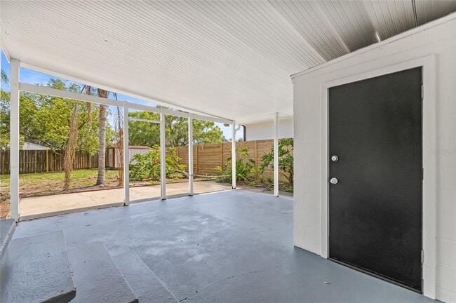 Building Photo - 1023 W Ohio Ave