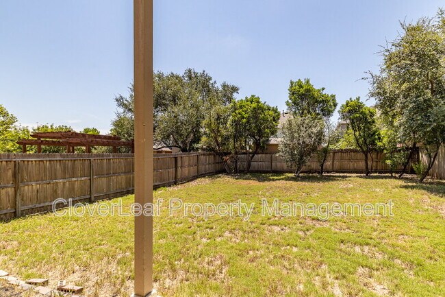 Building Photo - 1434 Kedros