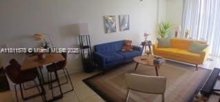 Building Photo - 2457 Collins Ave