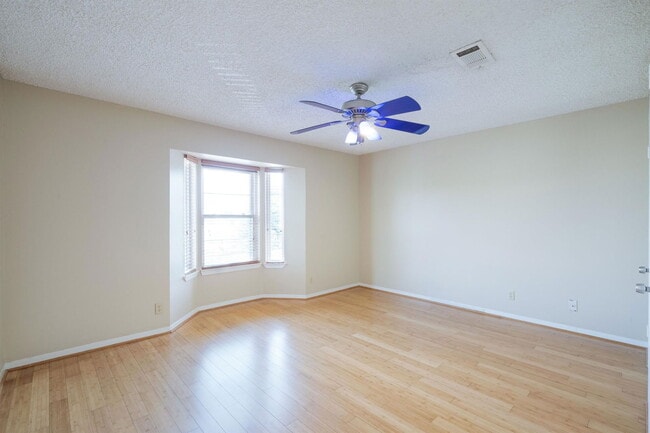 Building Photo - 1240 Barton Hills Dr