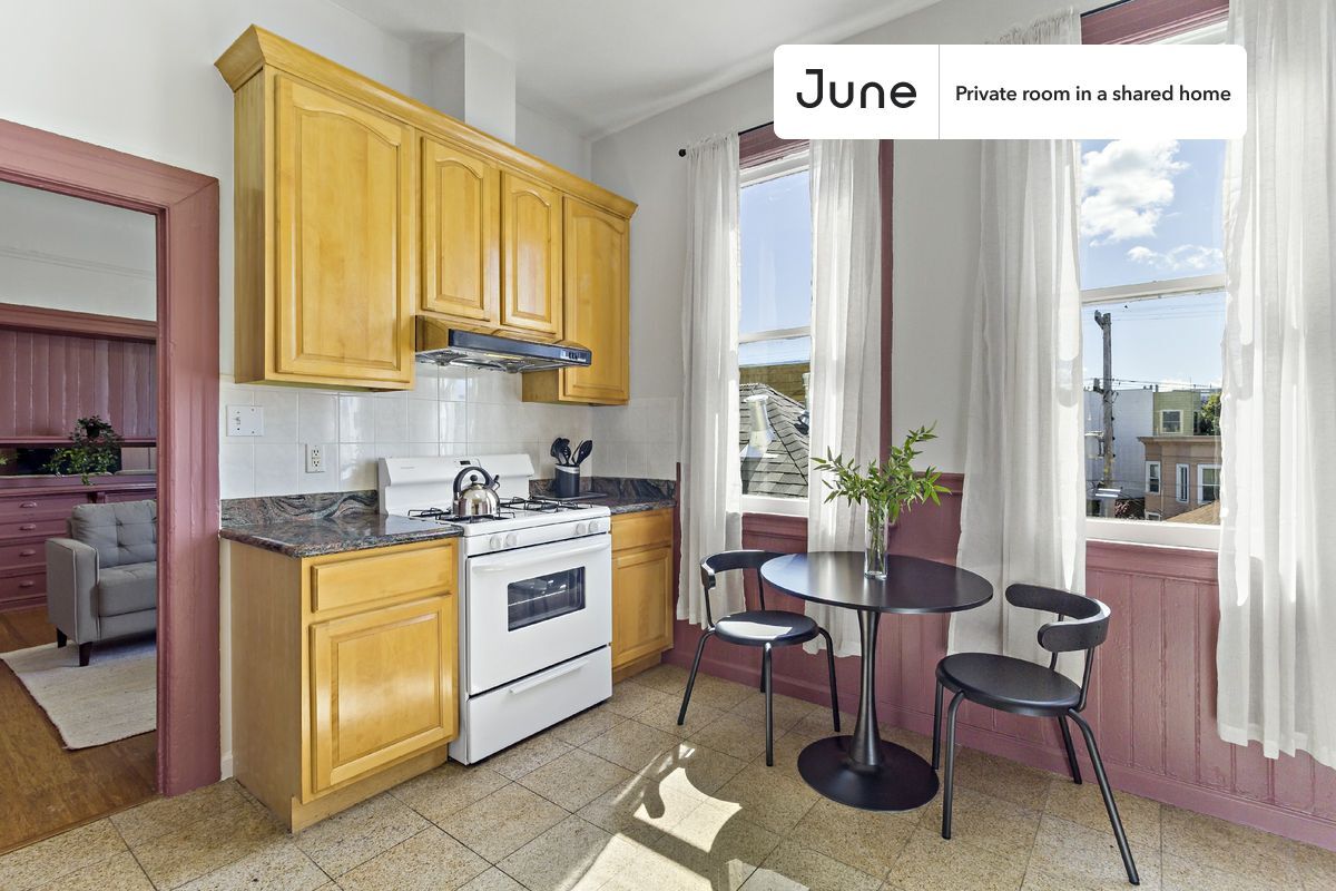 Building Photo - Room in Shared 4 bed/1.5 bath home